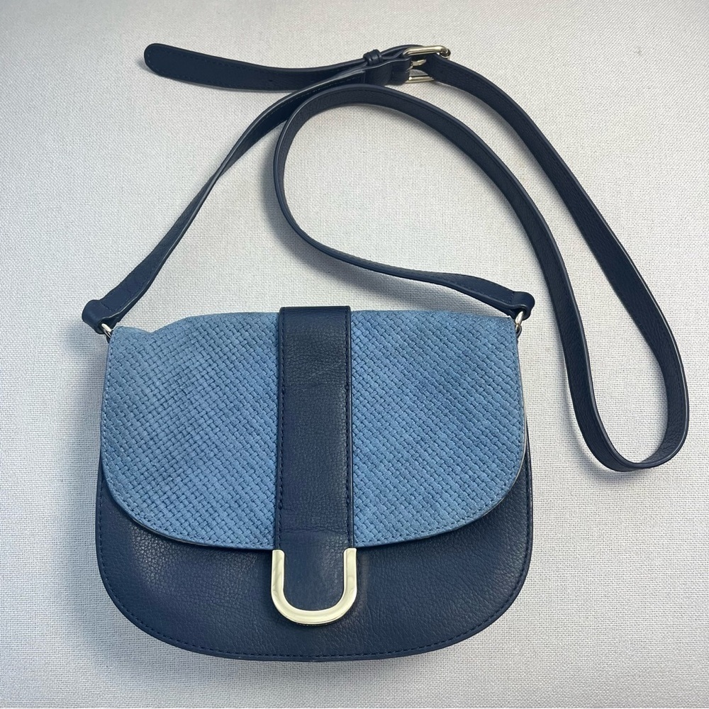 Talbots Pebbled Leather Crossbody Purse Saddle Bag Blue Magnetic Closure Pocket